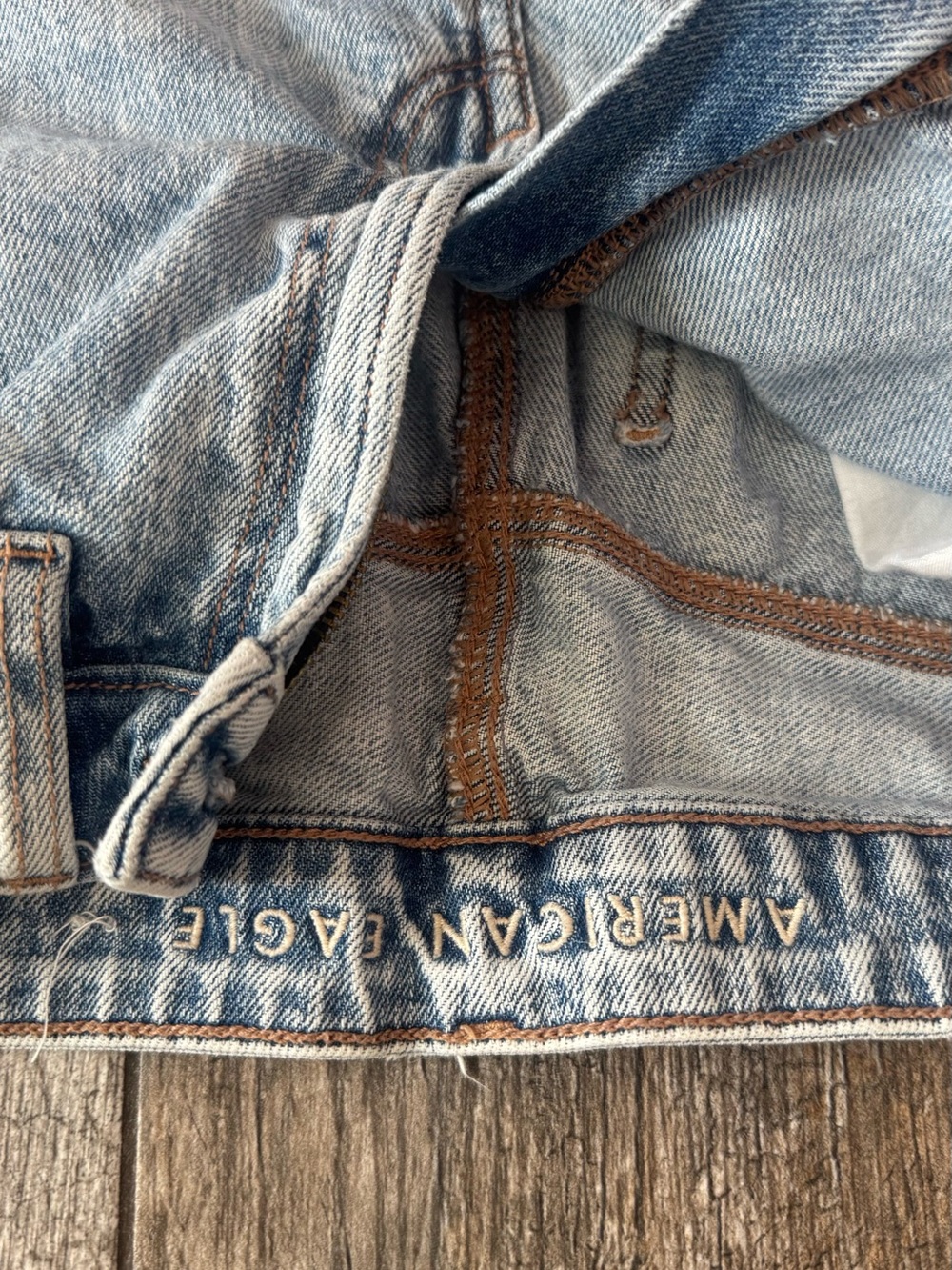 American Eagle Outfitters Light Blue Distressed Women's Jeans - Picture 2 of 2